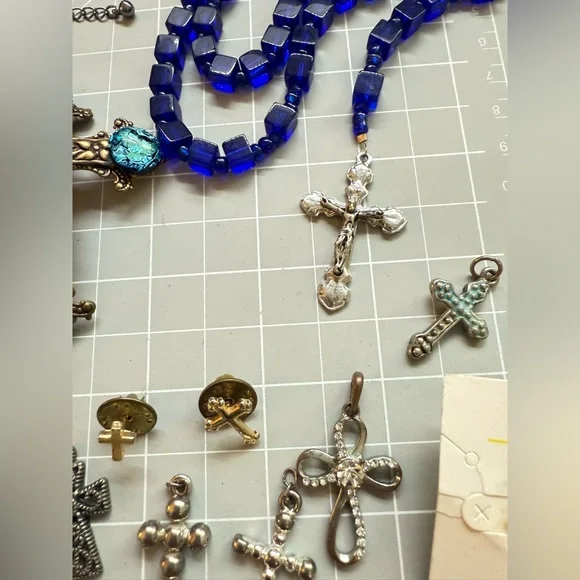 Vintage Christian Cross Jewelry Repurpose Lot - Picture 7 of 17